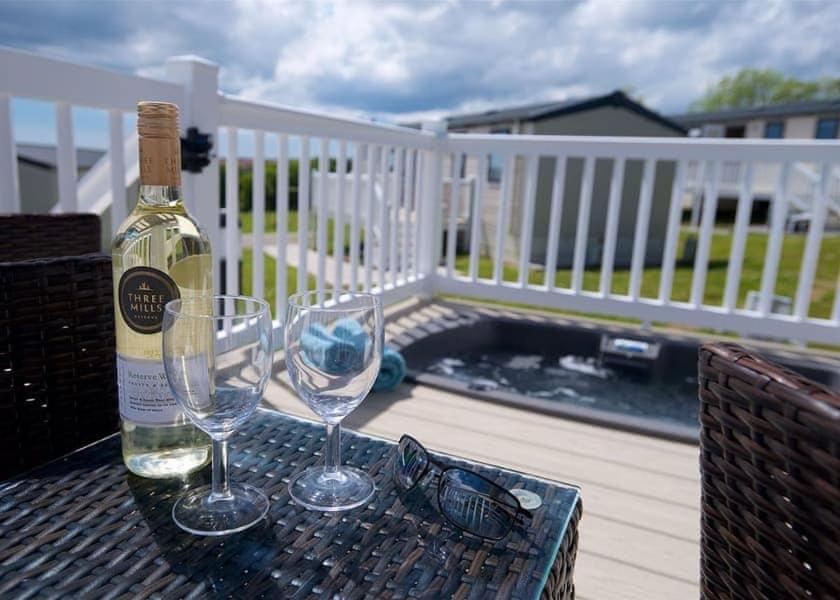 Our Goldfinch 1- Sleeps 2 Persons- Private Hot Tub-Pet Friendly-Tranquil Holiday Away From It All Yet Not Far From St Austell- The Holiday Home Has One Bedroom, Living And Dining Area, Equipped Kitchen-Decking-Outdoor Furniture-Fishing Lakes And More Grampound Esterno foto